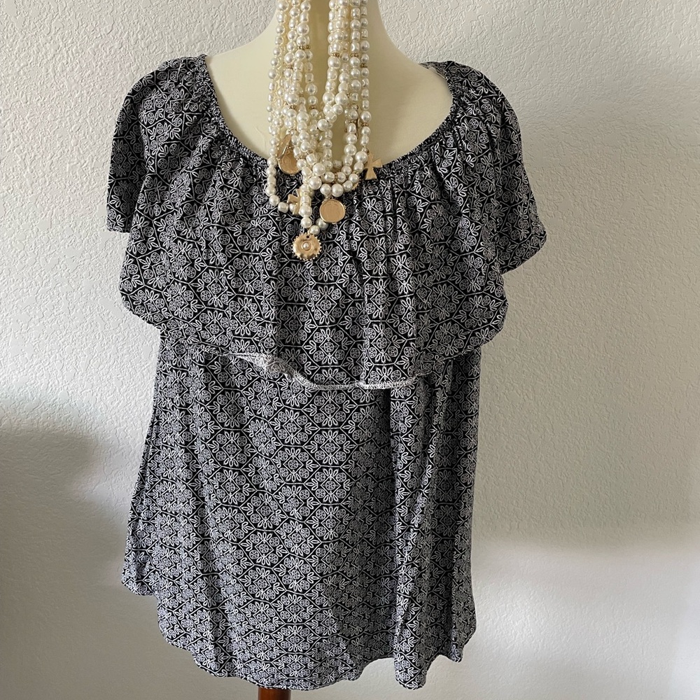 Adonna Black and White Patterned Blouse